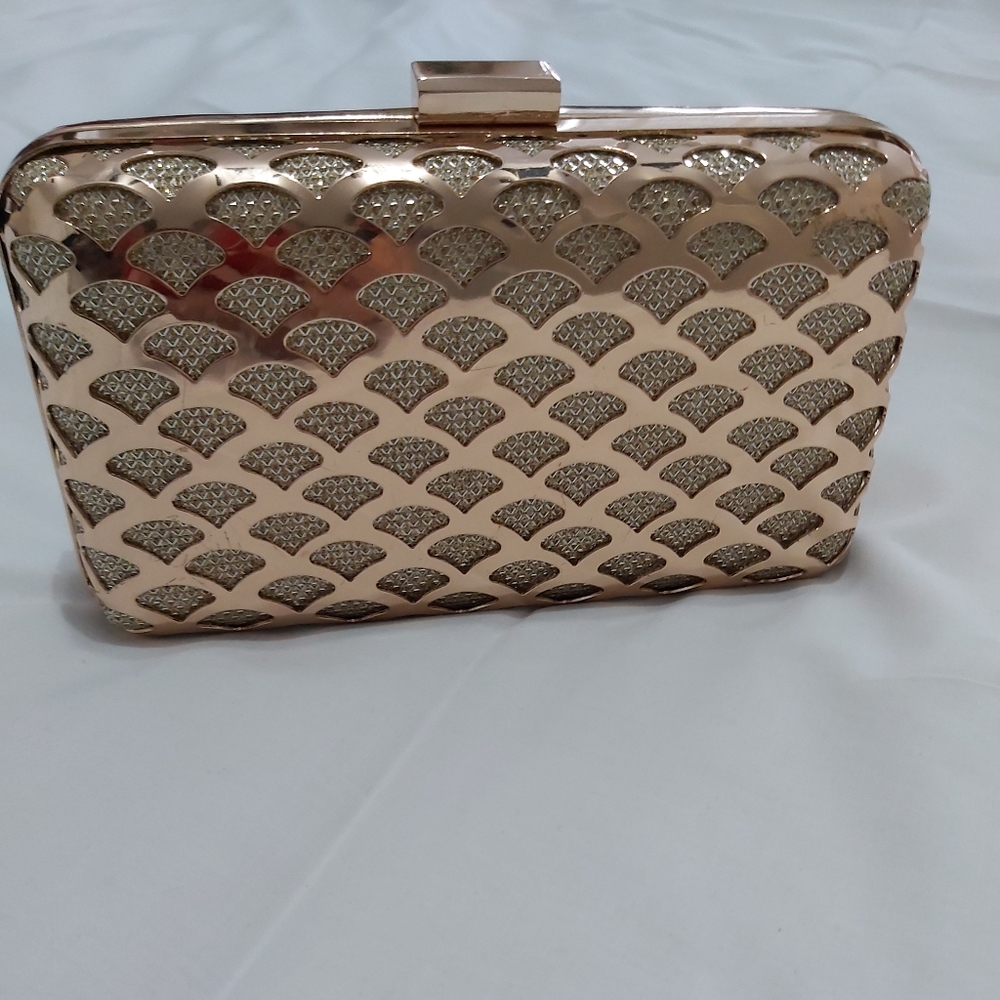 ⚡️Sale⚡️Party wear clutch gold with chain